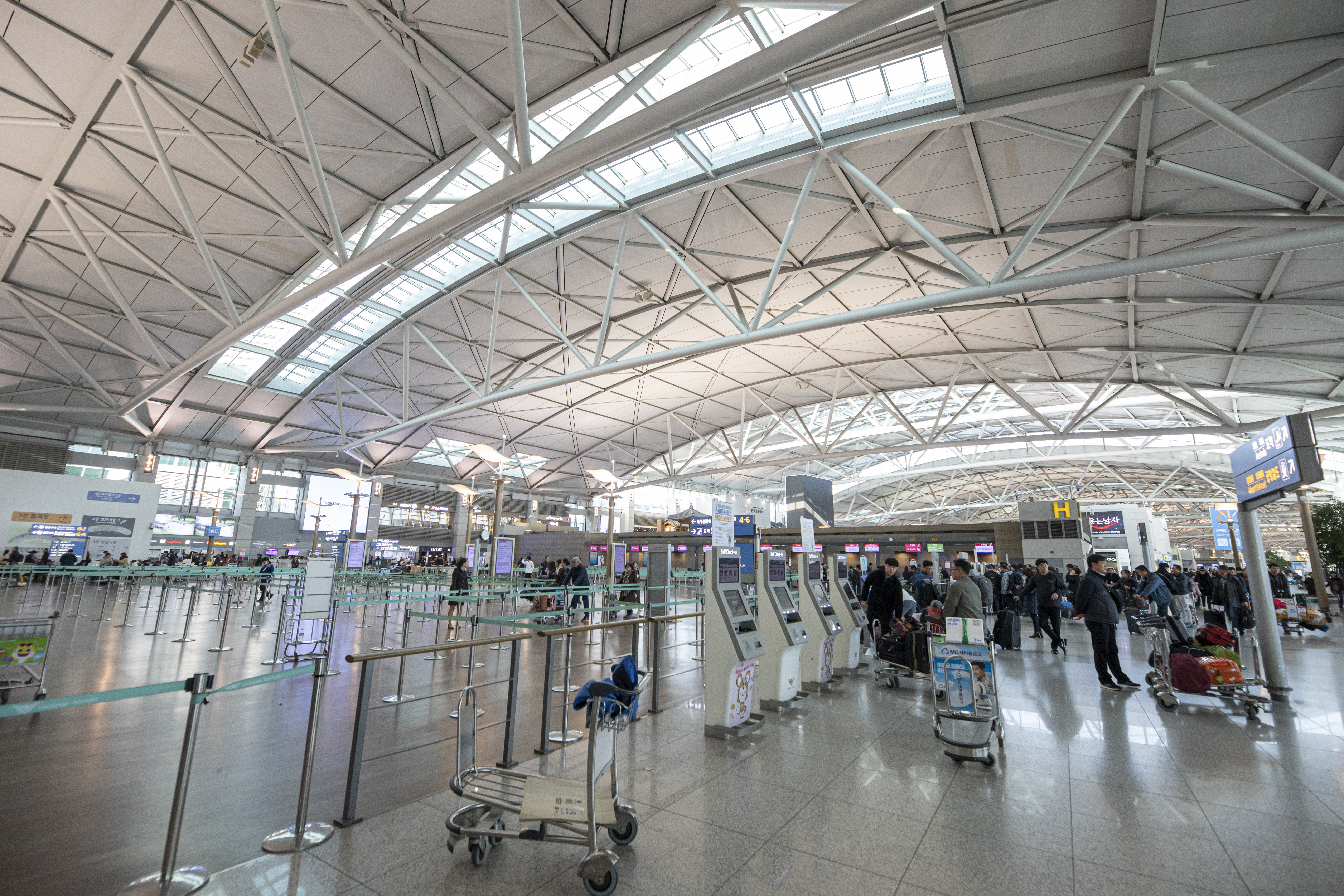 Departure hall at Incheon International Airport Terminal 1