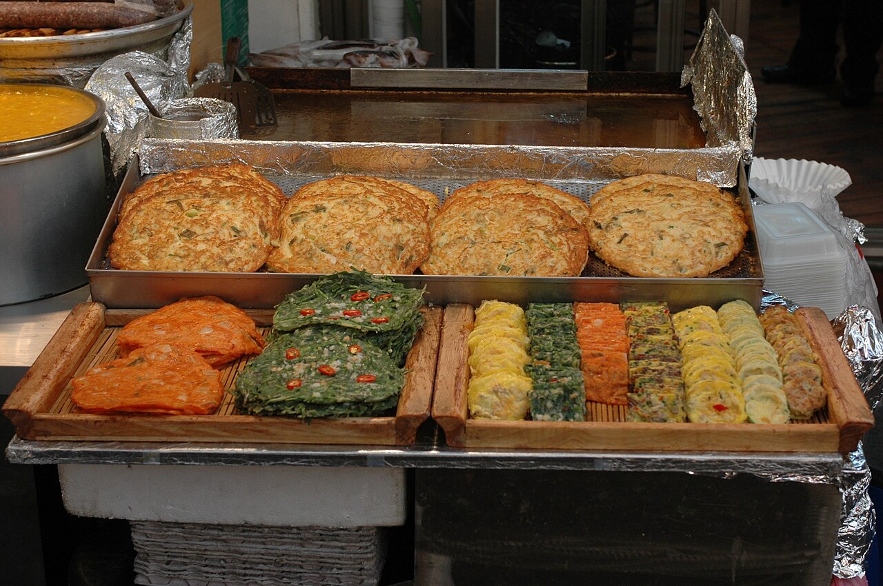 Korean pancakes and pan fried foods at Gwangjang Market